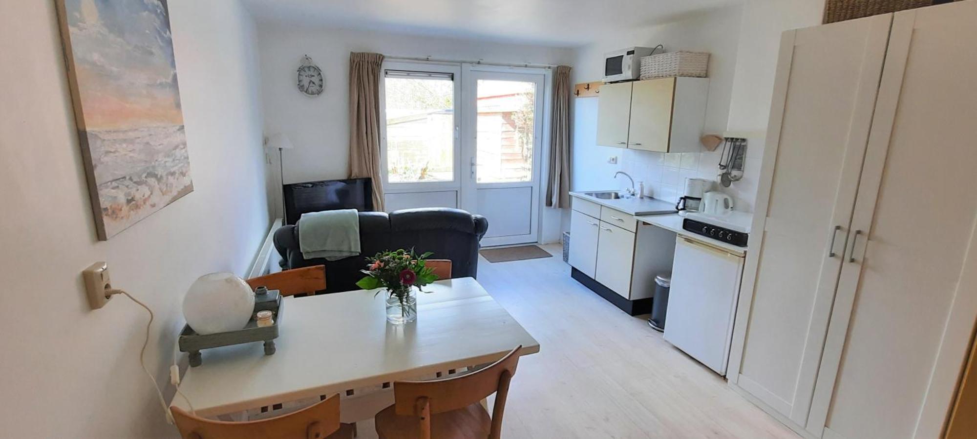 Appartement 2 Met Terras Aan De Tuin Van Op De Roemte Baflo Экстерьер фото